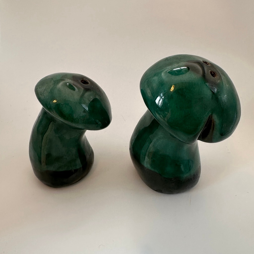 Vintage Green Mushroom Salt & Pepper Shakers – Glossy Ceramic